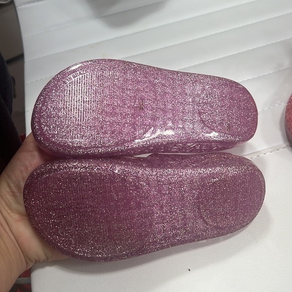 Girls size 11 shoes - Picture 2 of 4